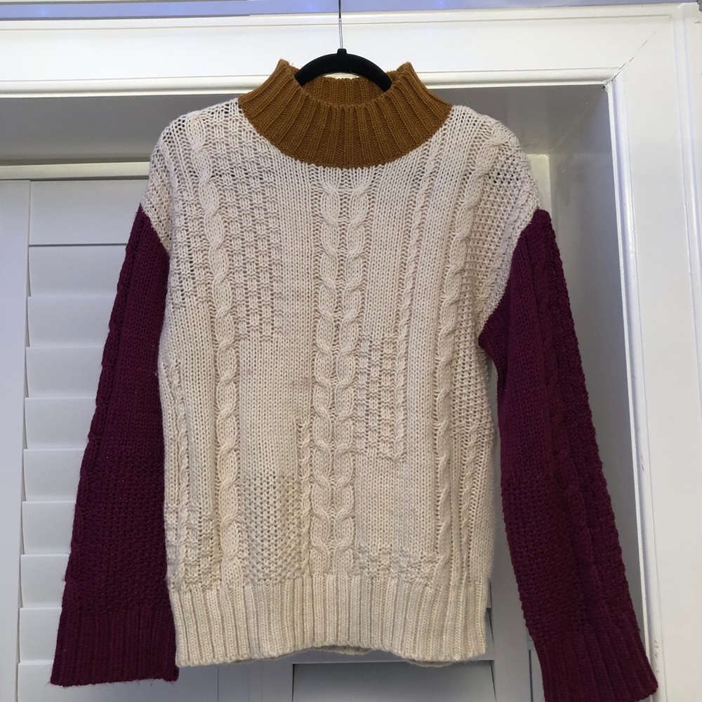 Nordstrom worn once adorable cable knit  sweater